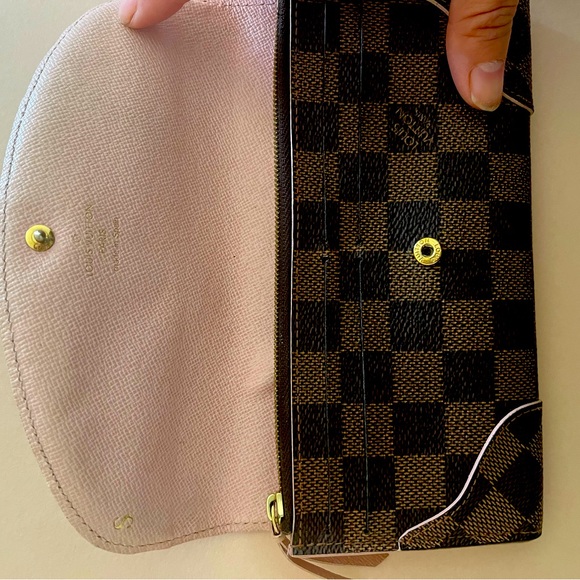 Authentic Louis Vuitton Caissa Wallet - Picture 11 of 13